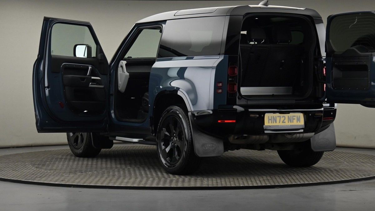 Land Rover Defender 90 Image 29