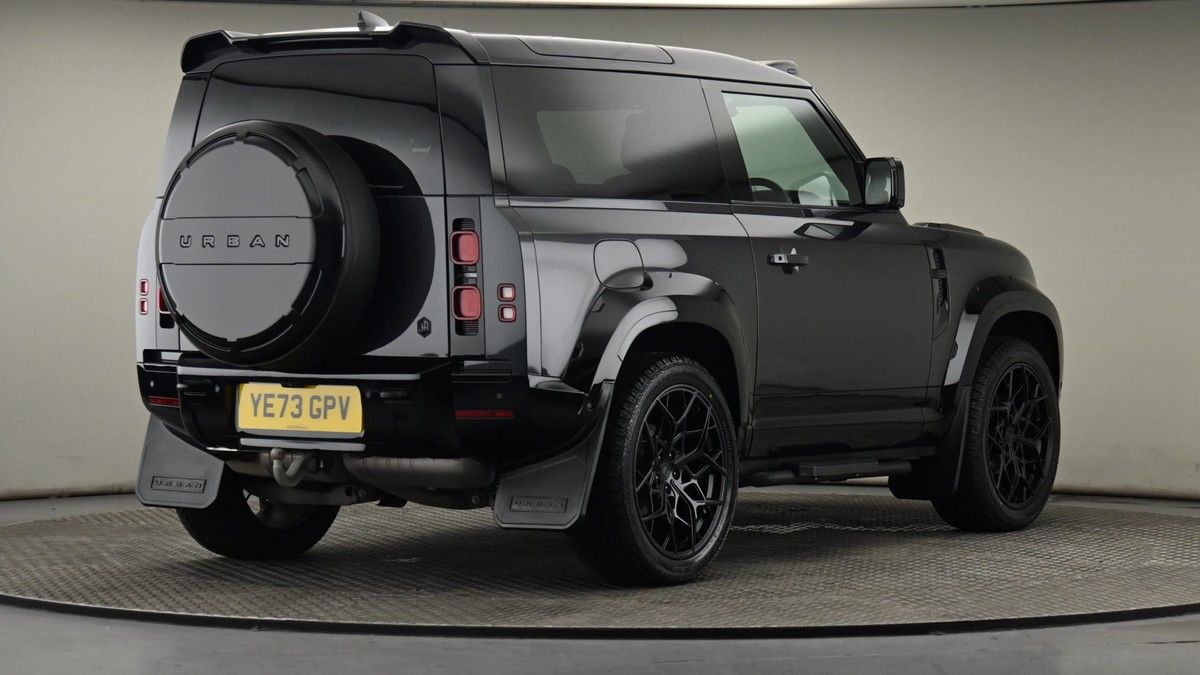 Land Rover Defender 90 Image 26