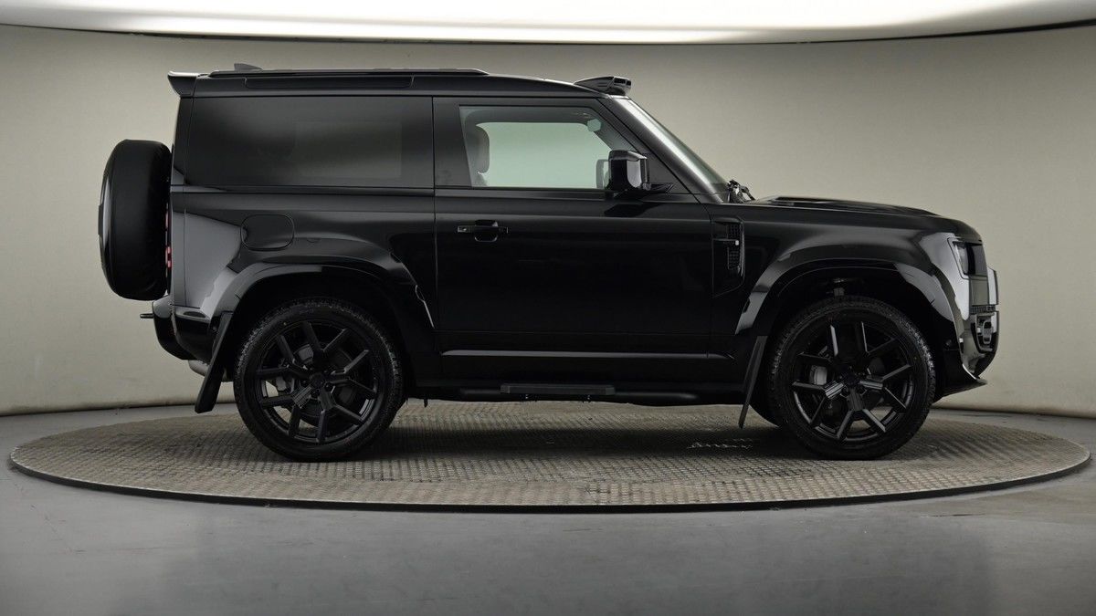Land Rover Defender 90 Image 27