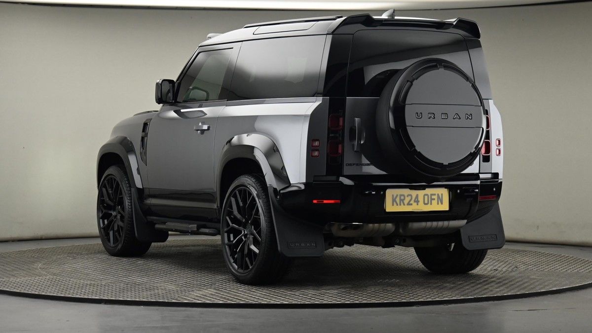 Land Rover Defender 90 Image 24