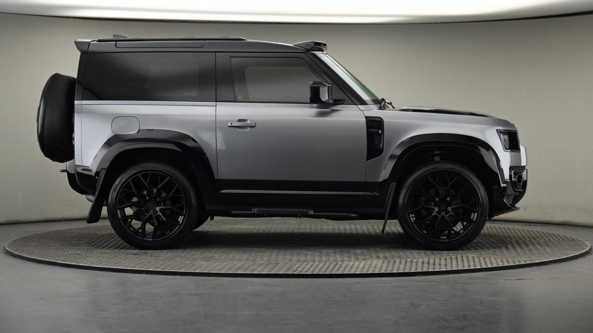 Land Rover Defender 90 Image 27