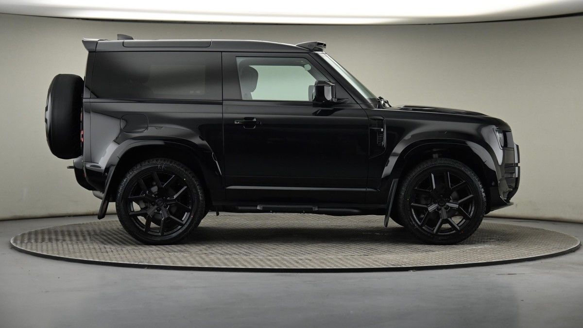 Land Rover Defender 90 Image 27