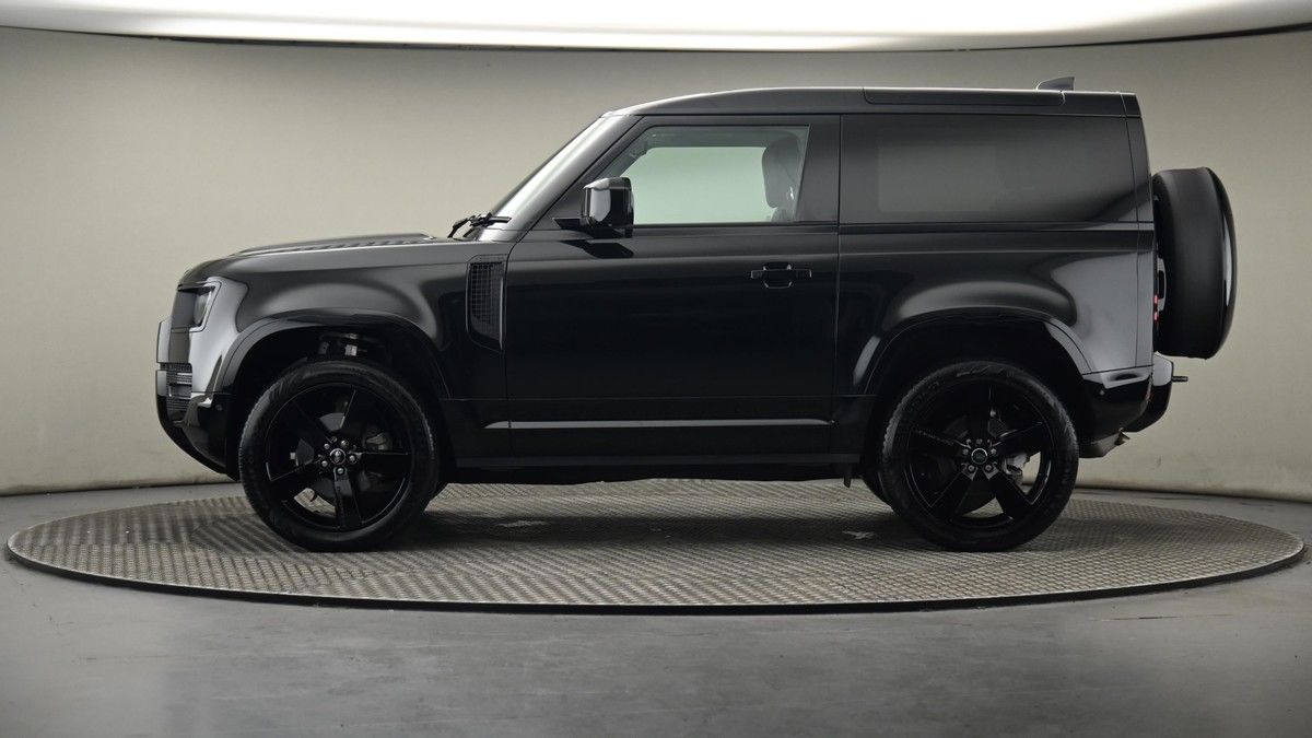 Land Rover Defender 90 Image 23