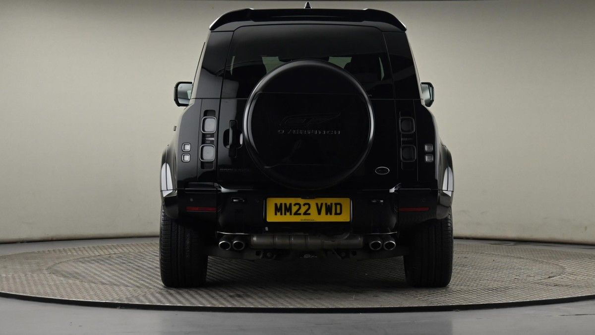 Land Rover Defender 110 Image 25