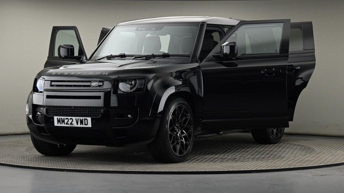 Land Rover Defender 110 Image 28
