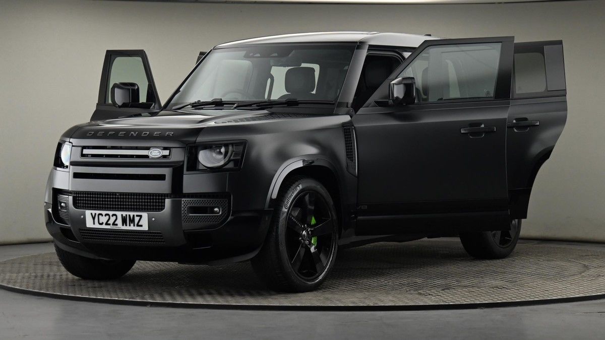 Land Rover Defender 110 Image 28