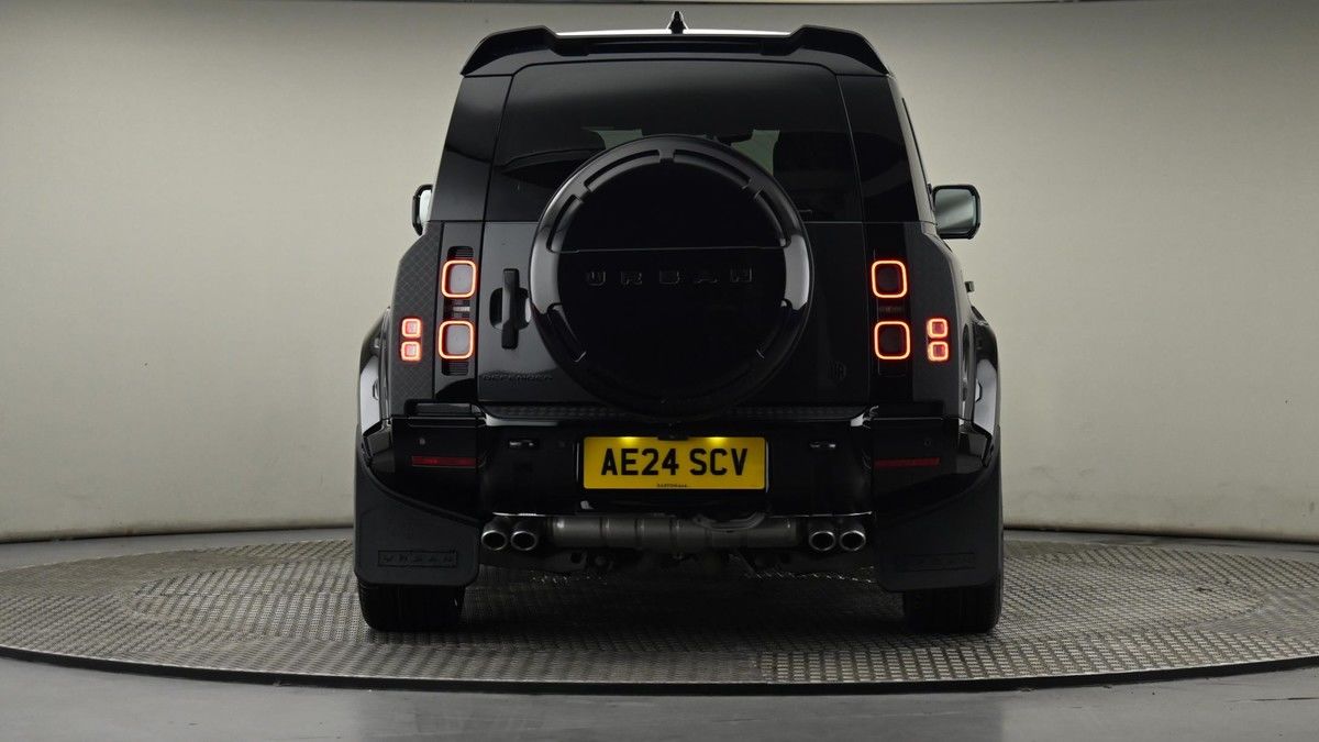 Land Rover Defender 110 Image 25
