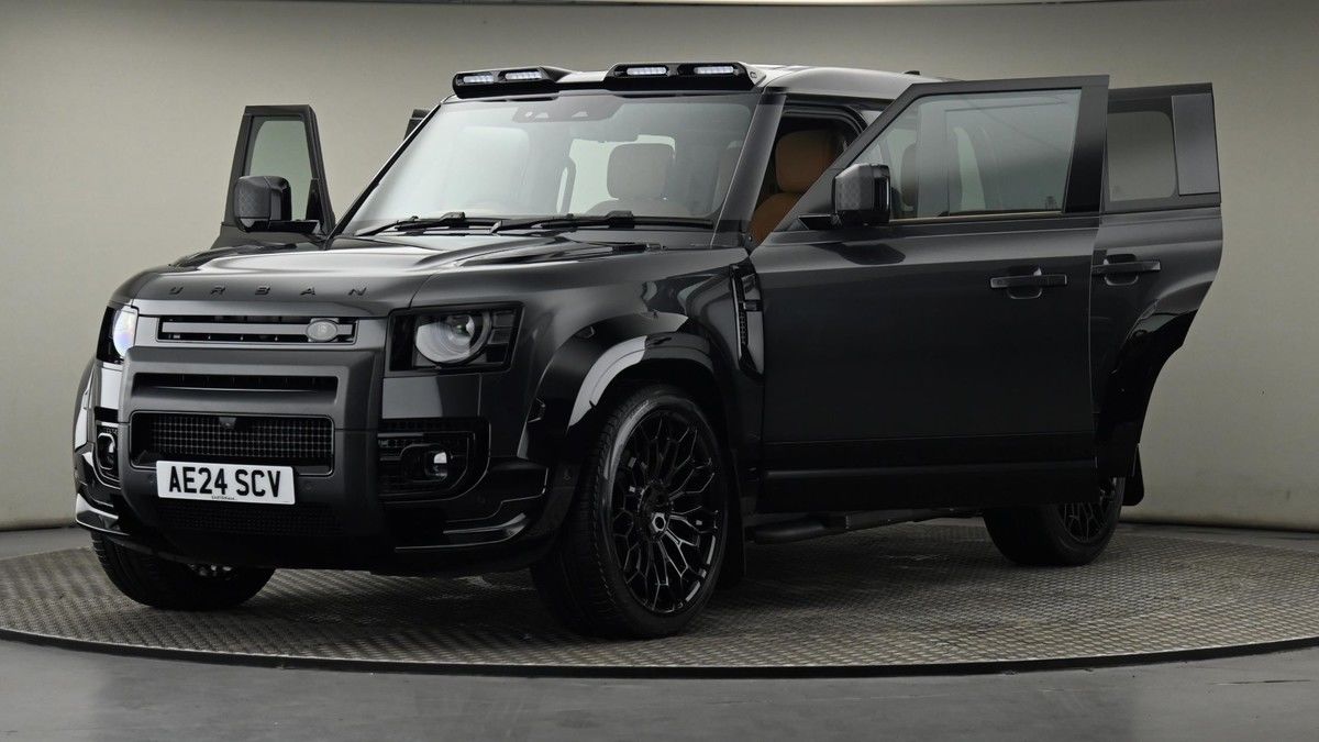 Land Rover Defender 110 Image 28