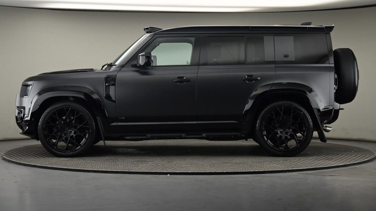 Land Rover Defender 110 Urban Image 23