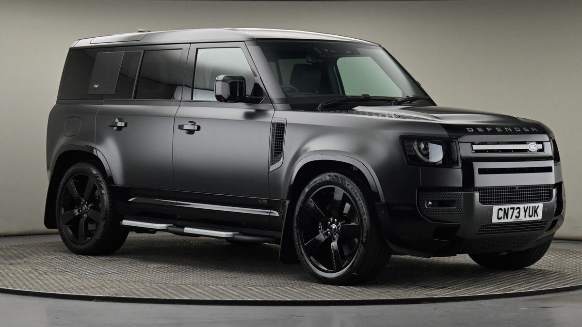 Land Rover Defender 110 Image 20