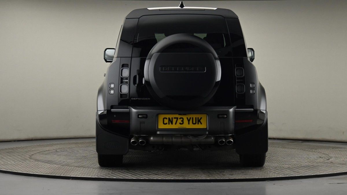 Land Rover Defender 110 Image 25