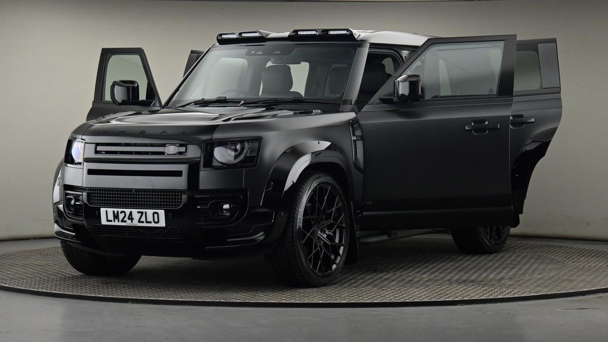 Land Rover Defender 110 Image 28