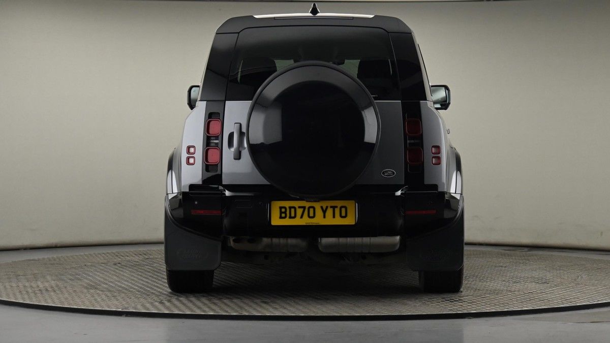 Land Rover Defender 110 Image 25