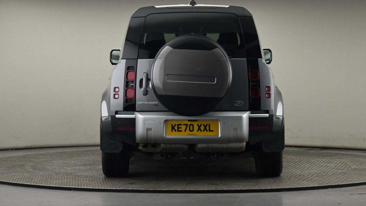 Land Rover Defender 110 Image 25