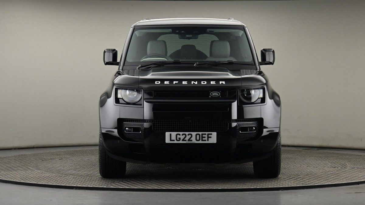 Land Rover Defender 110 Image 21
