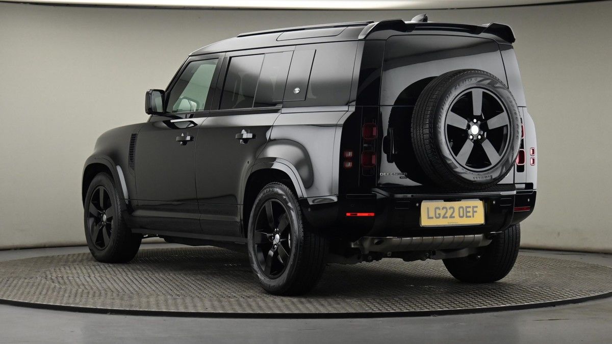 Land Rover Defender 110 Image 24