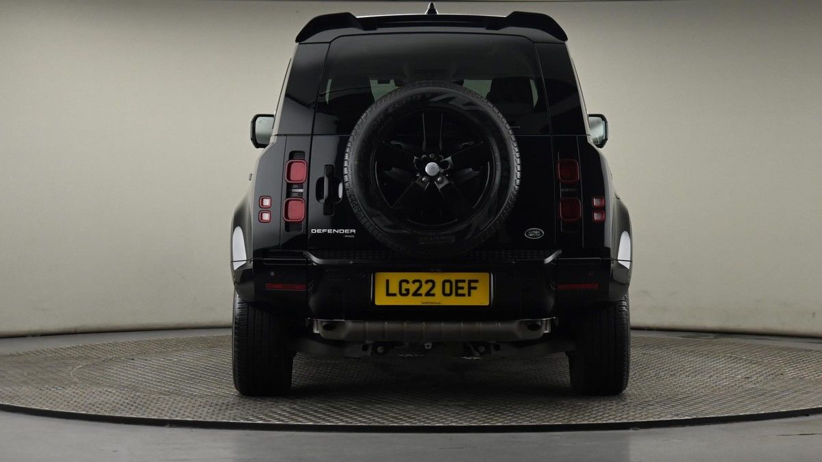 Land Rover Defender 110 Image 25