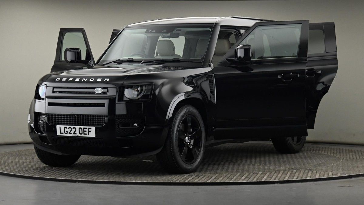 Land Rover Defender 110 Image 28