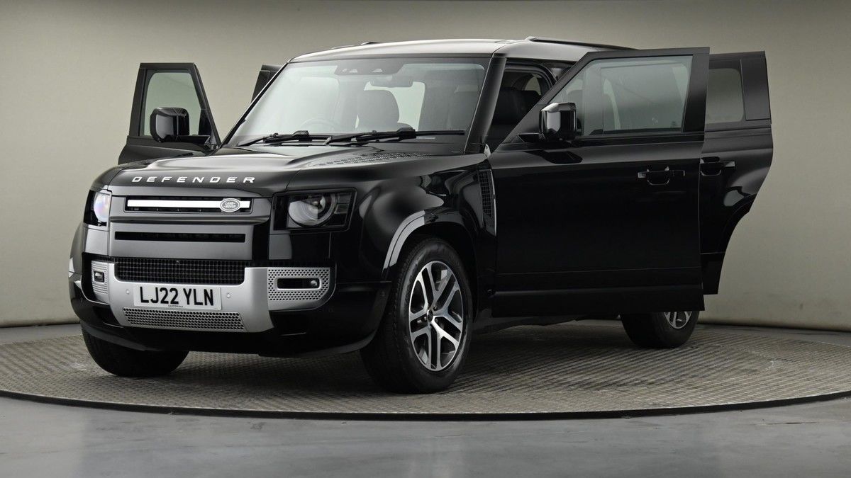 Land Rover Defender 110 Image 28