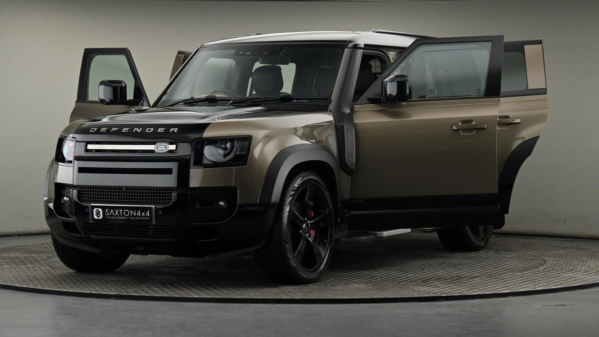 Land Rover Defender 110 Image 28