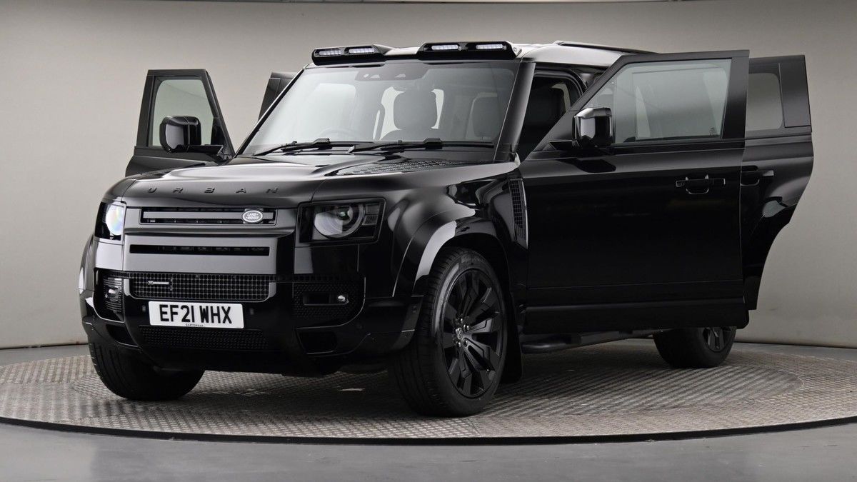 Land Rover Defender 110 Image 28