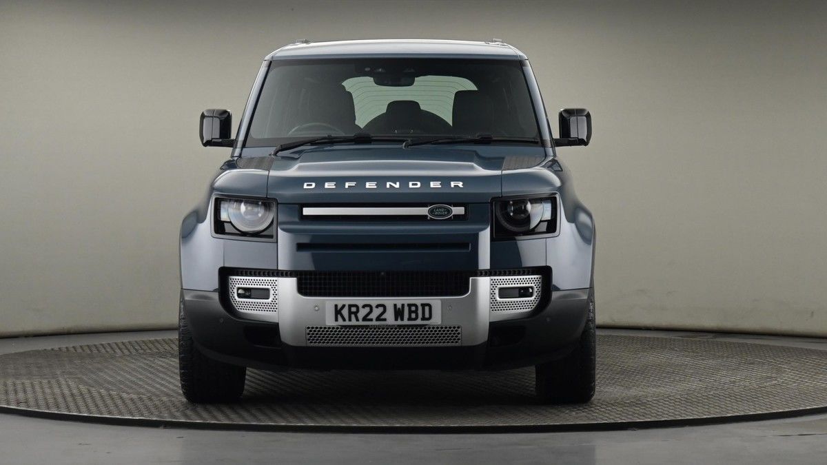Land Rover Defender 110 Image 21