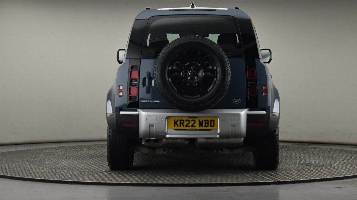 Land Rover Defender 110 Image 25