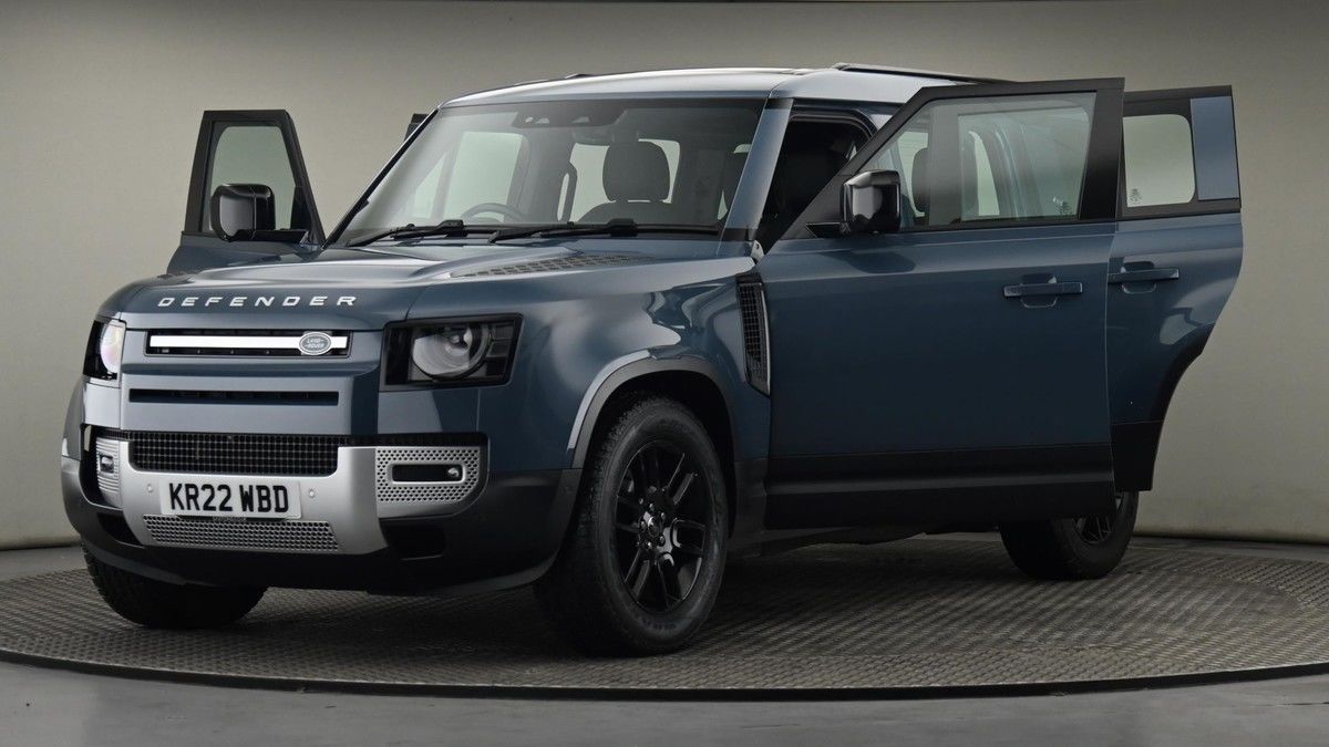 Land Rover Defender 110 Image 28