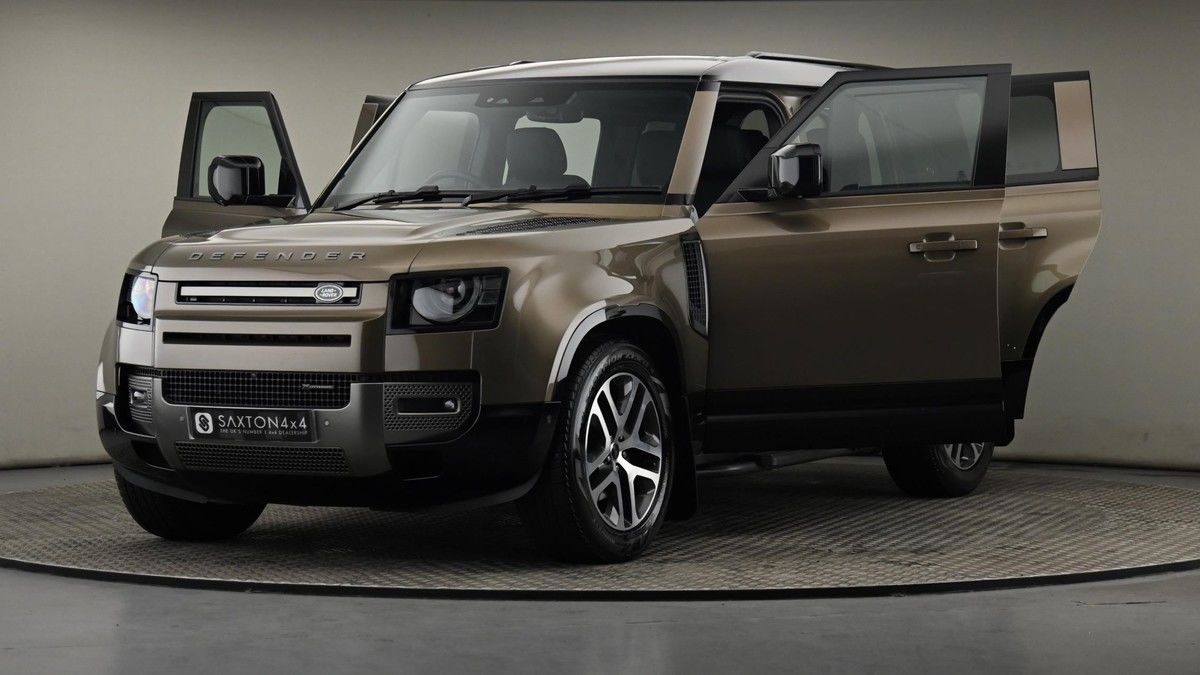 Land Rover Defender 110 Image 28