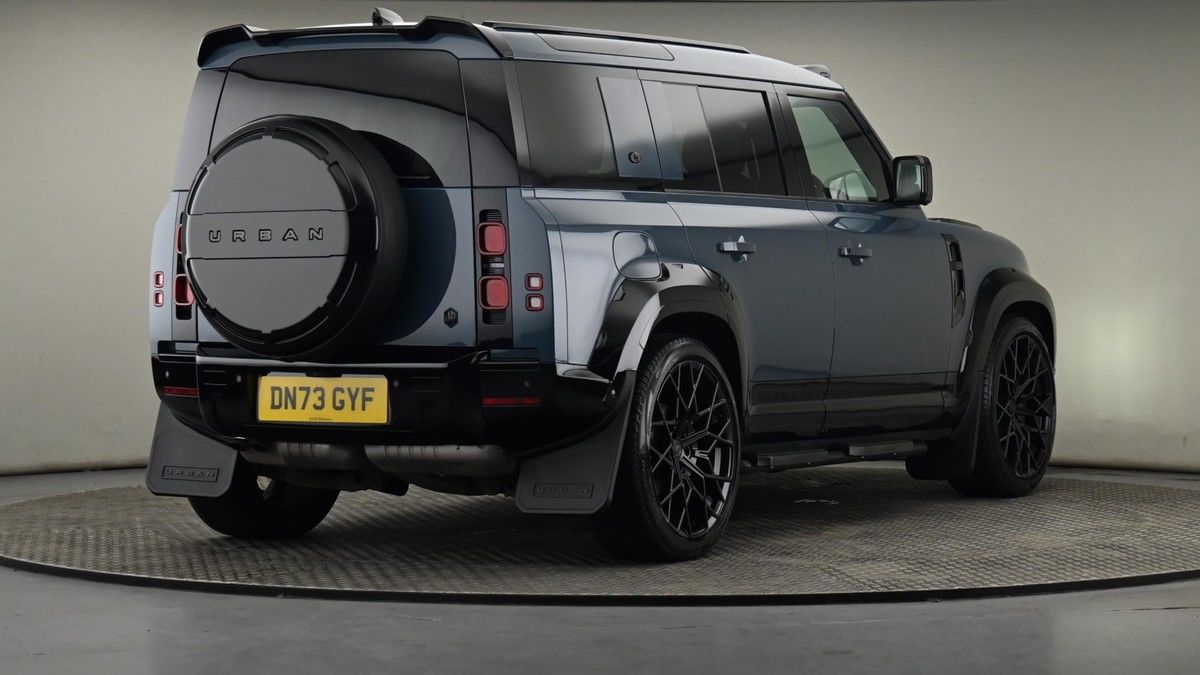 More views of Land Rover Defender 110