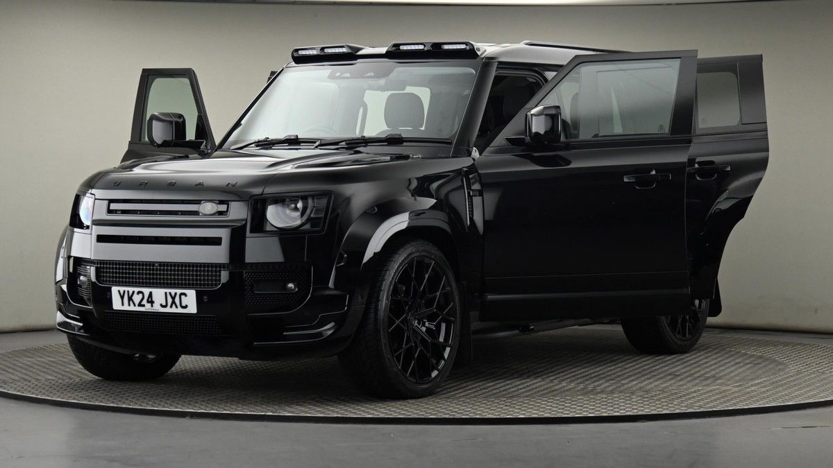 Land Rover Defender 110 Image 28