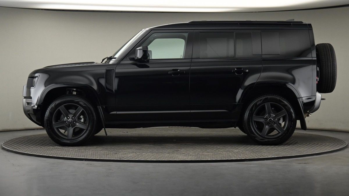 Land Rover Defender 110 Urban Image 23