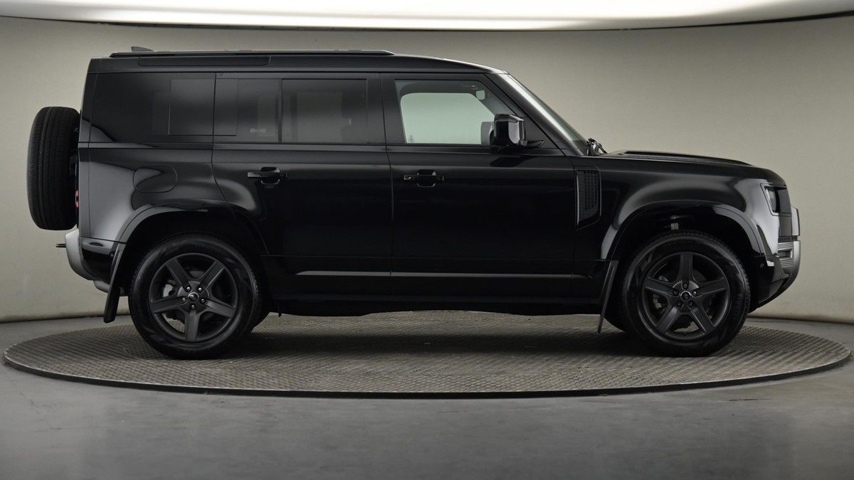 Land Rover Defender 110 Urban Image 27