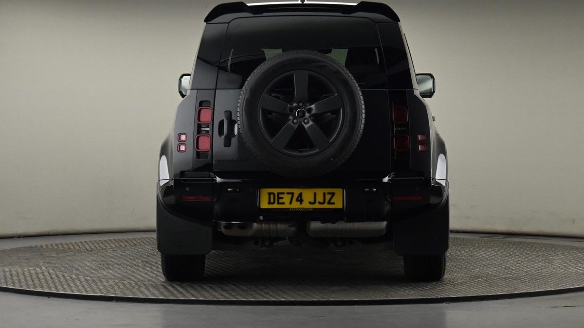 Land Rover Defender 110 Image 25