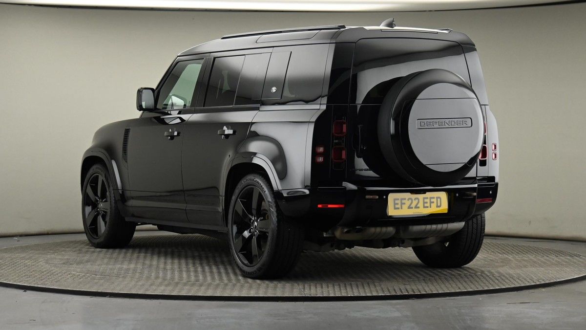 Land Rover Defender 110 Image 24