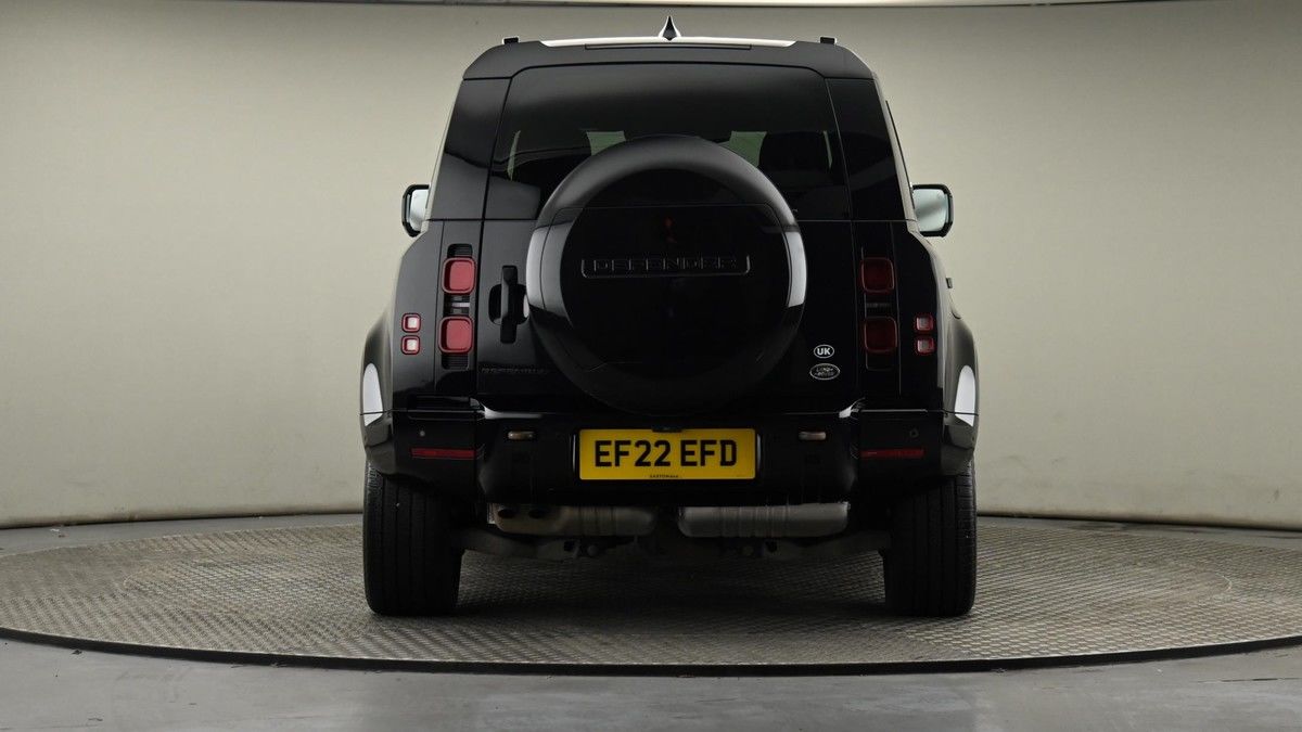 Land Rover Defender 110 Image 25