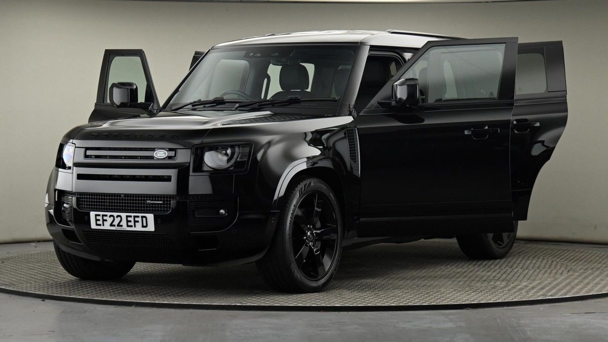 Land Rover Defender 110 Image 28