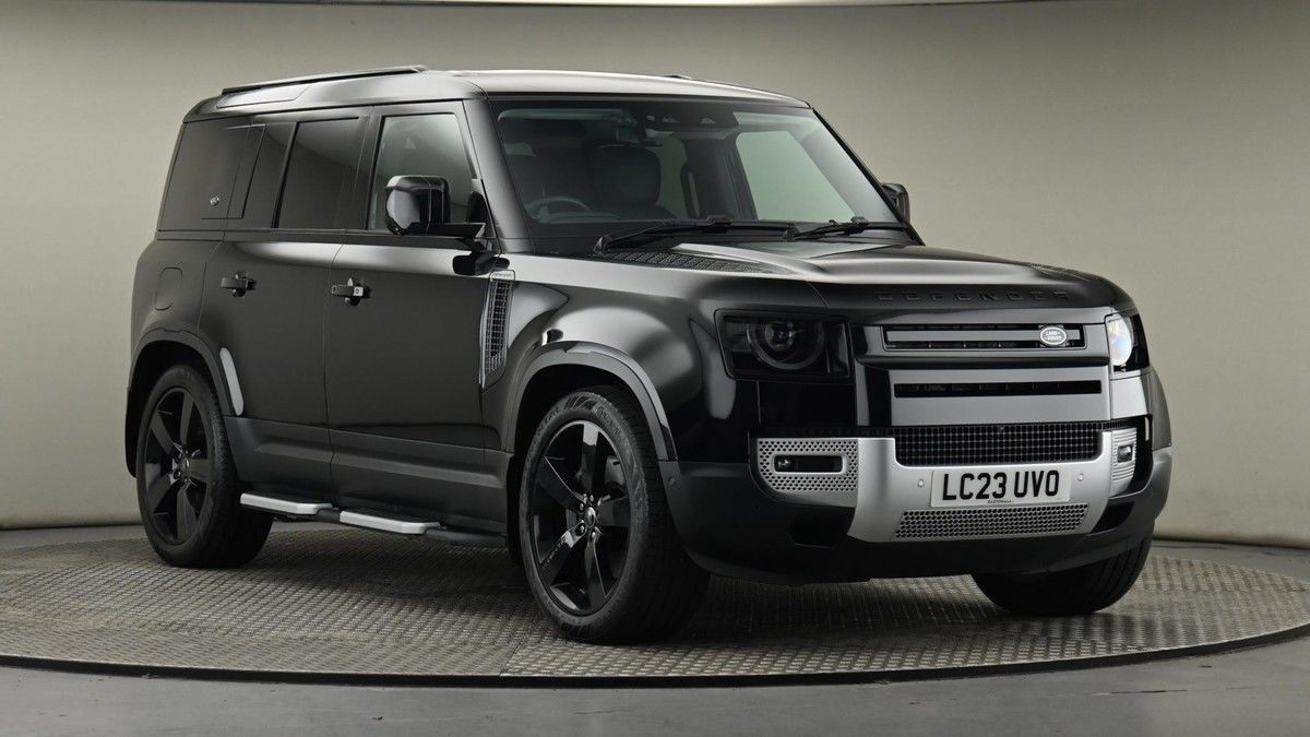Land Rover Defender 110 Image 2