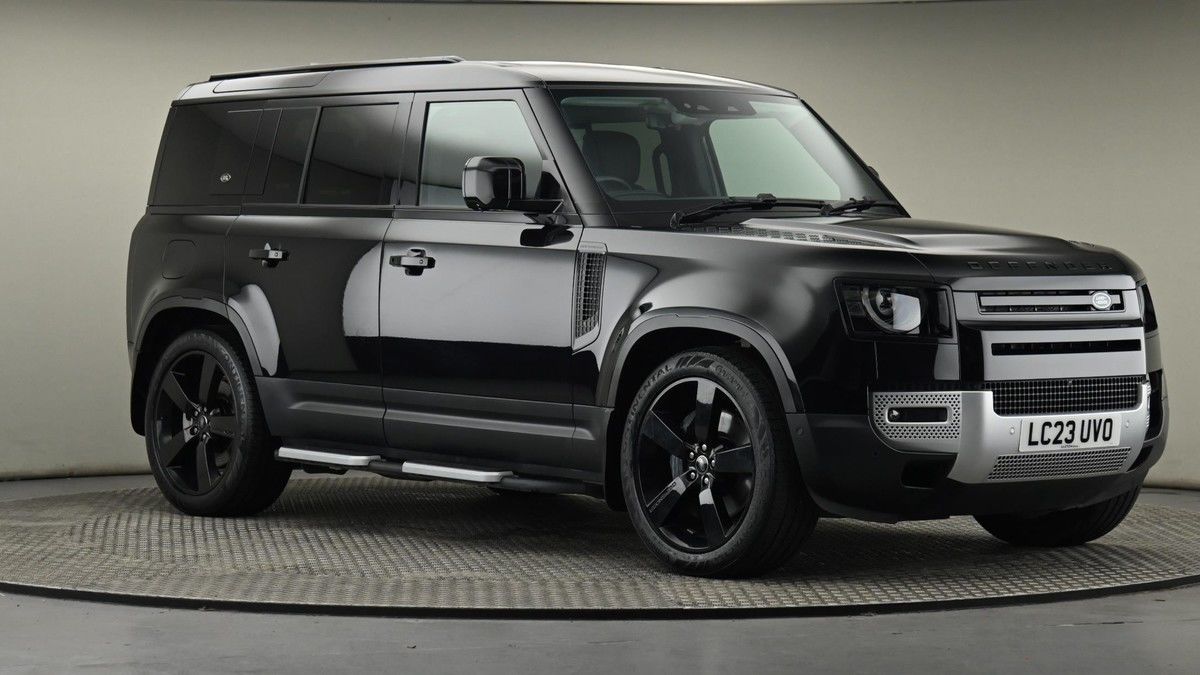 Land Rover Defender 110 Image 40