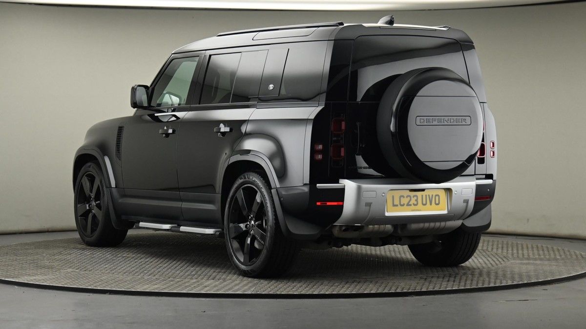Land Rover Defender 110 Image 48