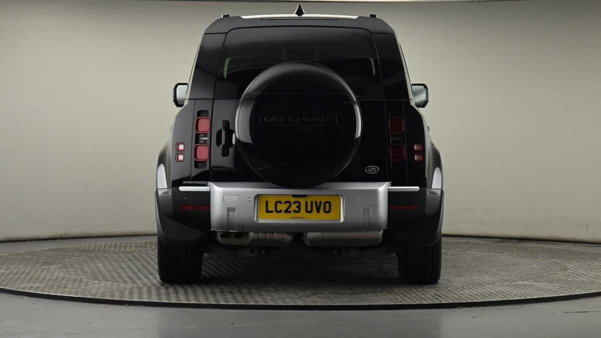 Land Rover Defender 110 Image 50