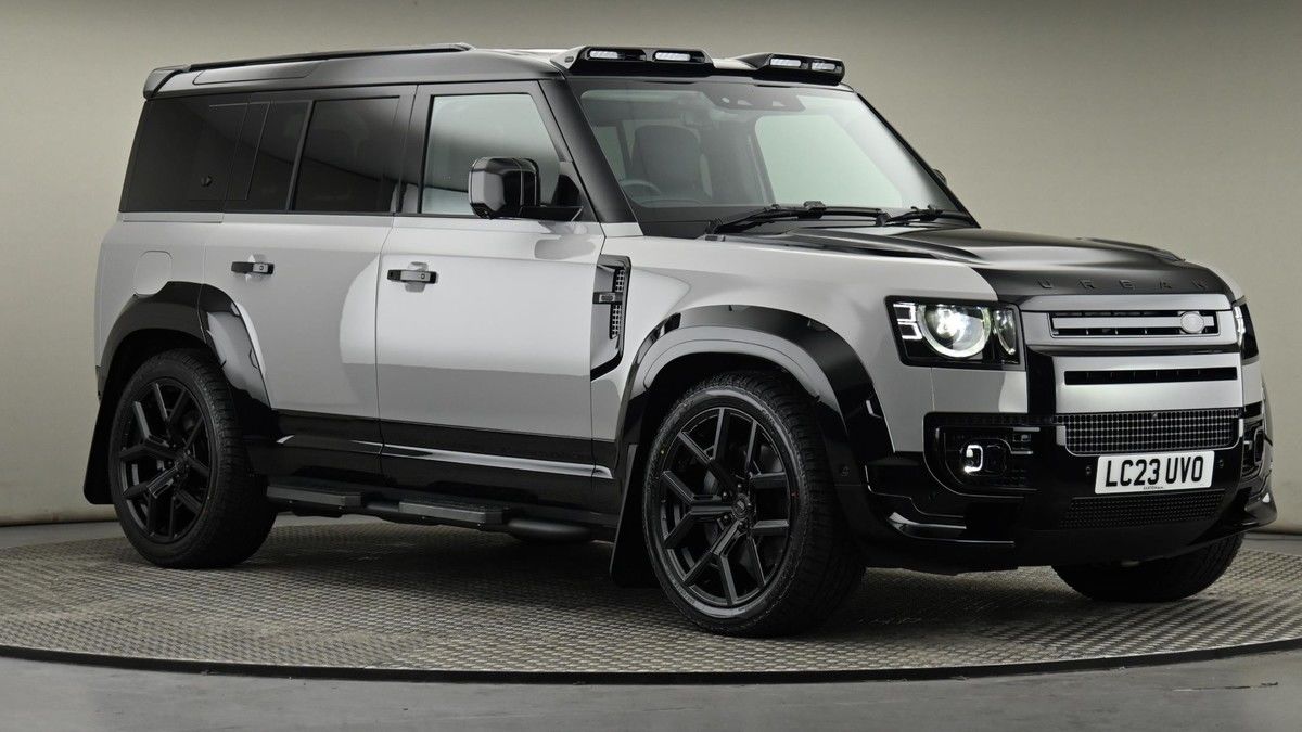 Land Rover Defender 110 Image 39