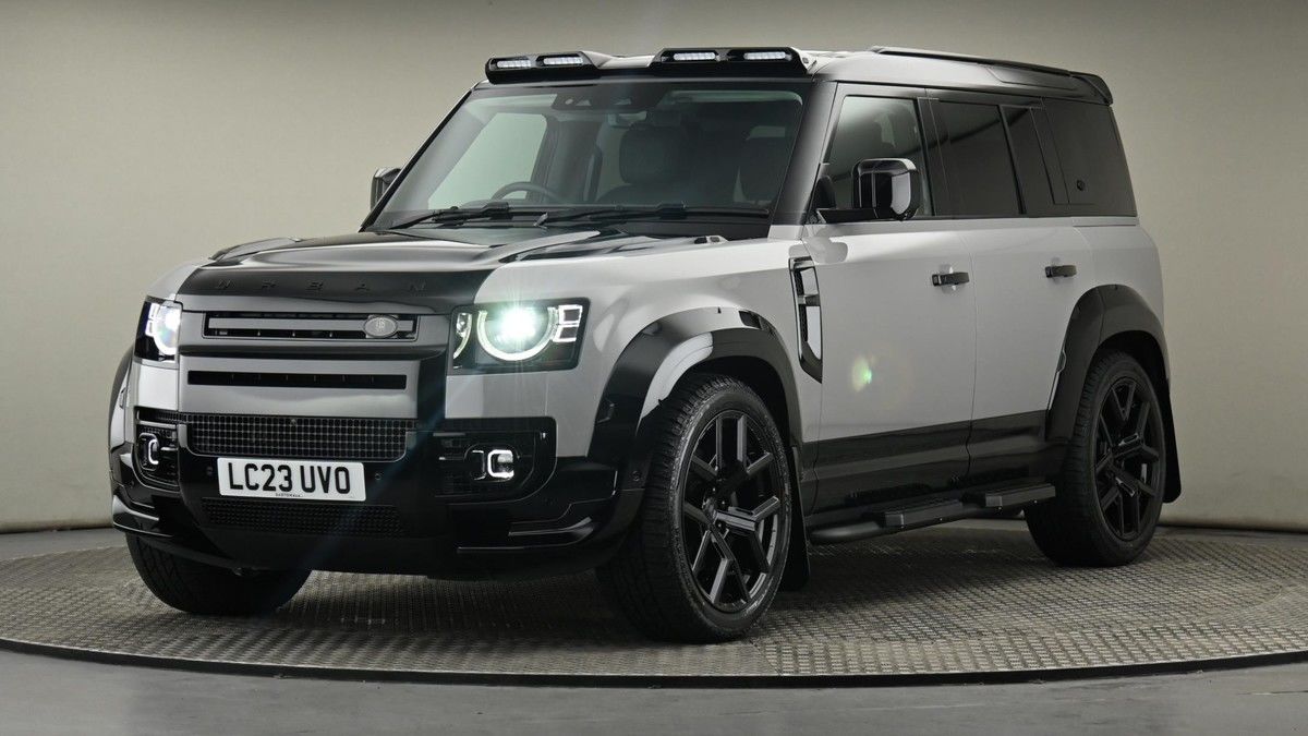 Land Rover Defender 110 Image 43