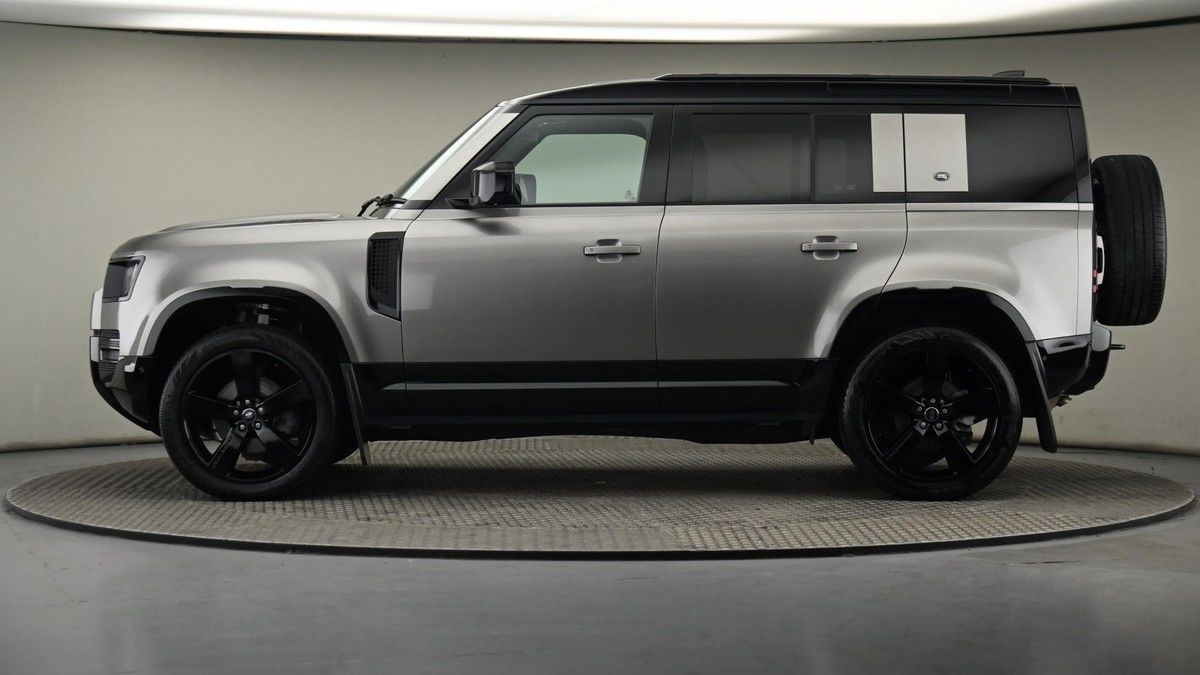 Land Rover Defender 110 Urban Image 45