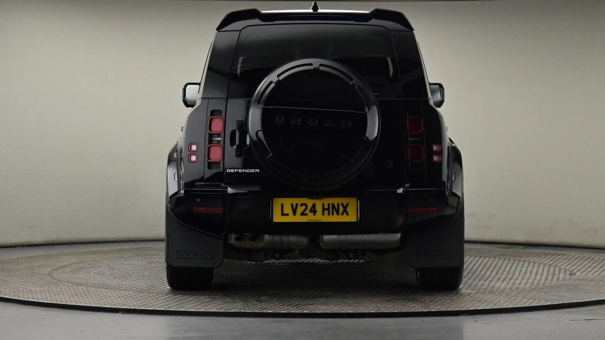 Land Rover Defender 110 Image 25