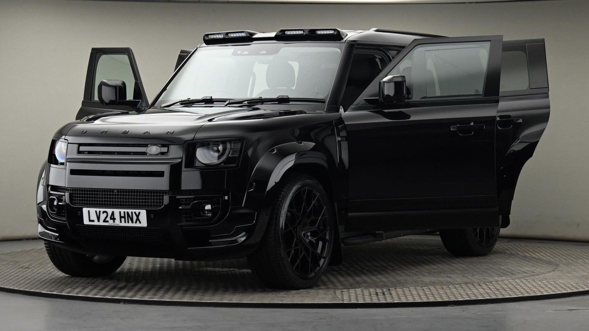 Land Rover Defender 110 Image 28