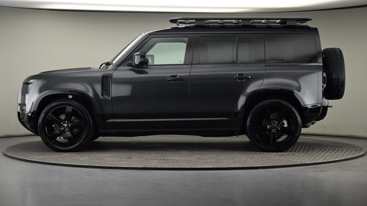 Land Rover Defender 110 Urban Image 46