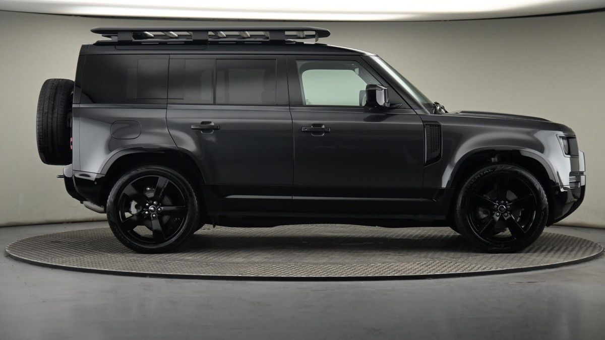 Land Rover Defender 110 Urban Image 52