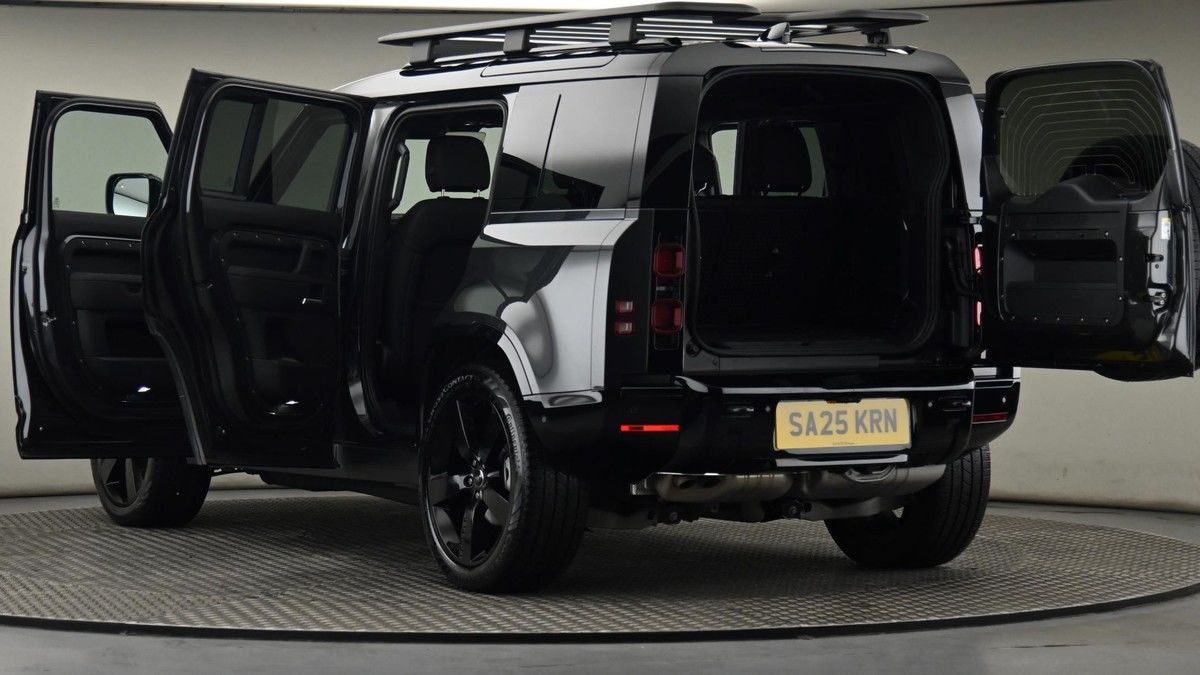 Land Rover Defender 110 Urban Image 54