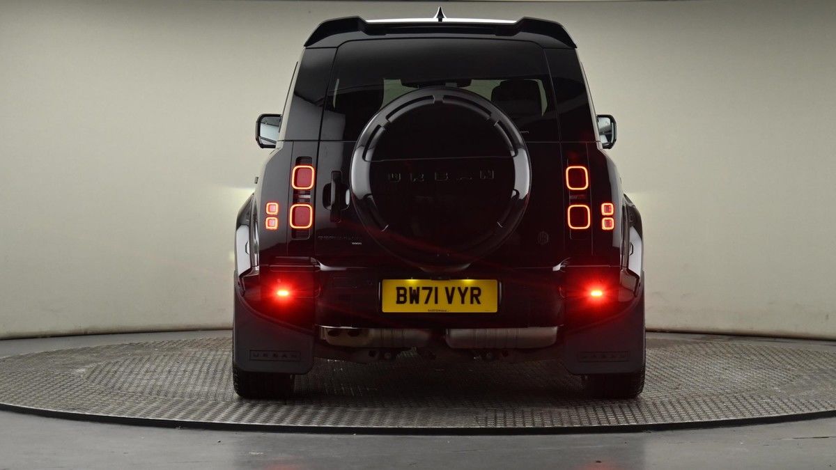 Land Rover Defender 110 Image 25